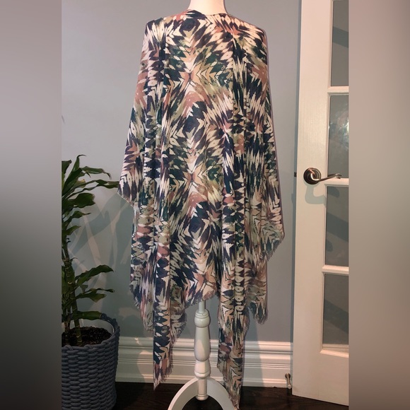 Multi-coloured light weight wrap - Picture 3 of 6